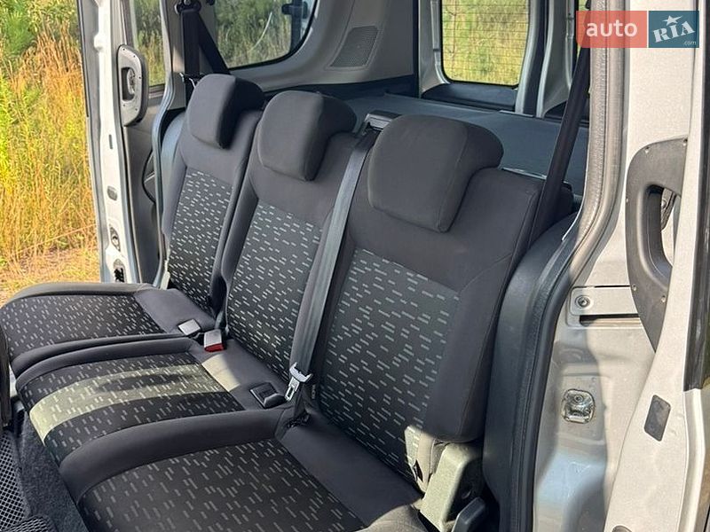 Мінівен Opel Combo 2015 в Житомирі