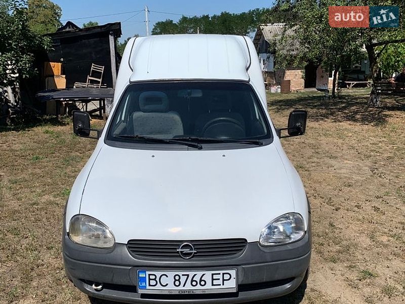 Мінівен Opel Combo 2000 в Новояворівську