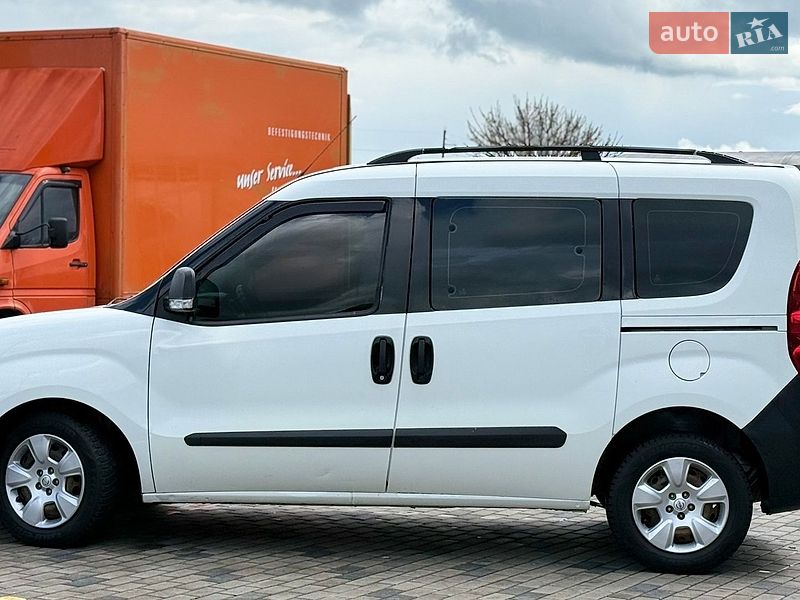 Минивэн Opel Combo 2012 в Хусте
