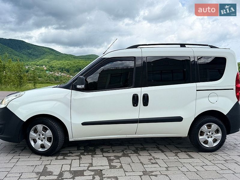 Минивэн Opel Combo 2012 в Хусте