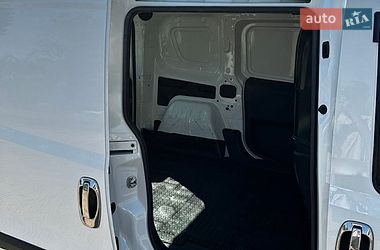 Вантажний фургон Opel Combo 2016 в Кам'янському