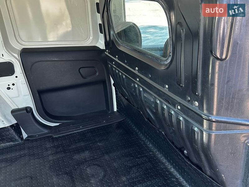 Вантажний фургон Opel Combo 2016 в Кам'янському