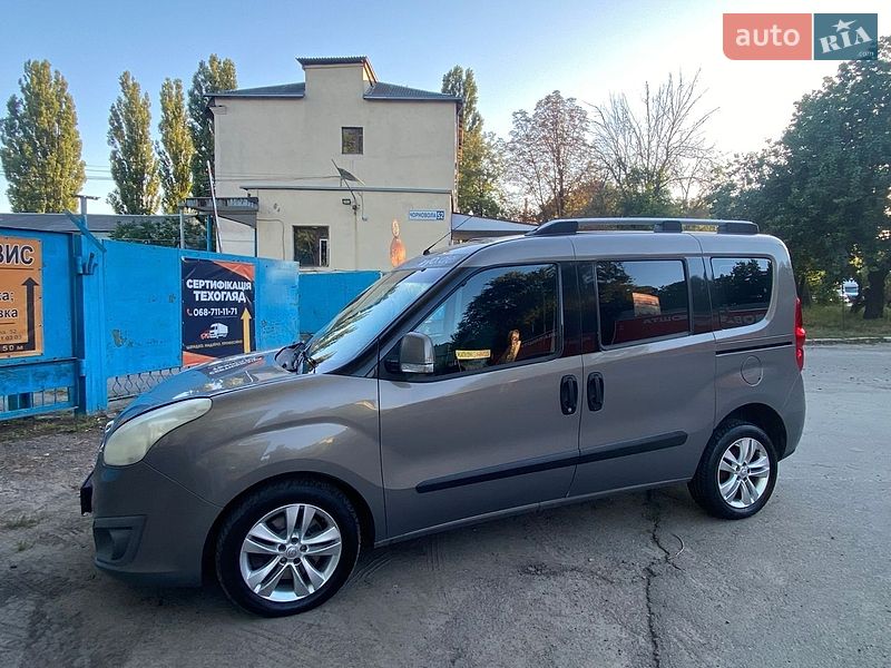 Мінівен Opel Combo 2012 в Києві