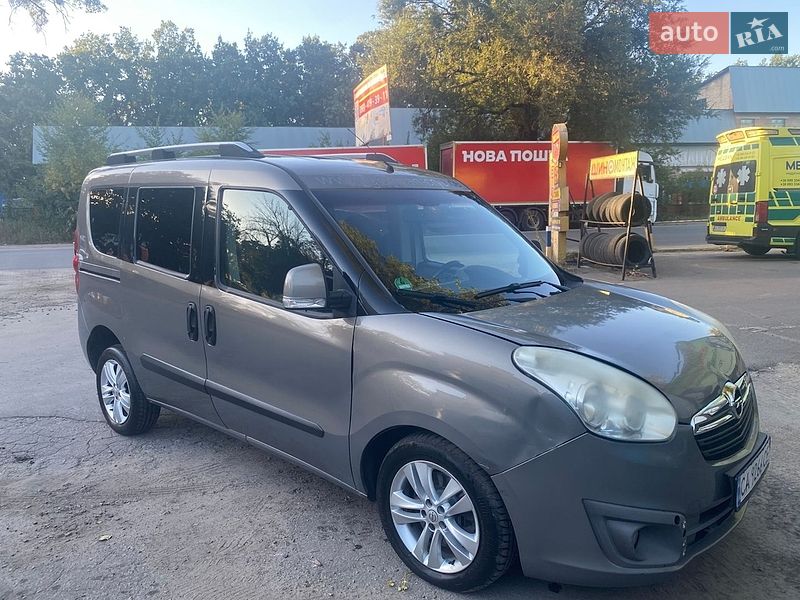 Мінівен Opel Combo 2012 в Києві