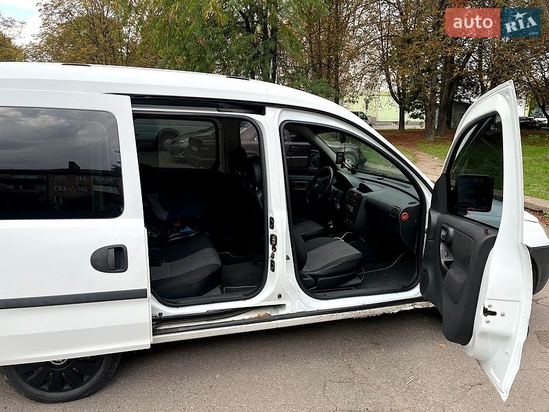 Мінівен Opel Combo 2005 в Рівному
