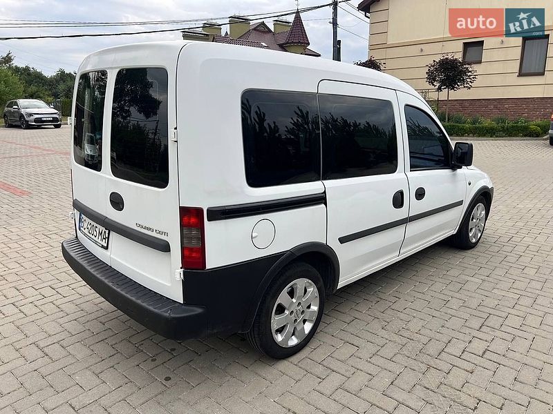 Минивэн Opel Combo 2005 в Золочеве