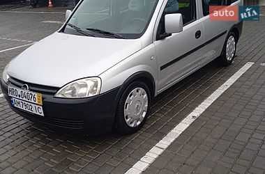 Минивэн Opel Combo 2005 в Звягеле