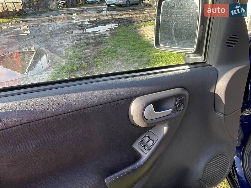 Минивэн Opel Combo 2006 в Киверцах