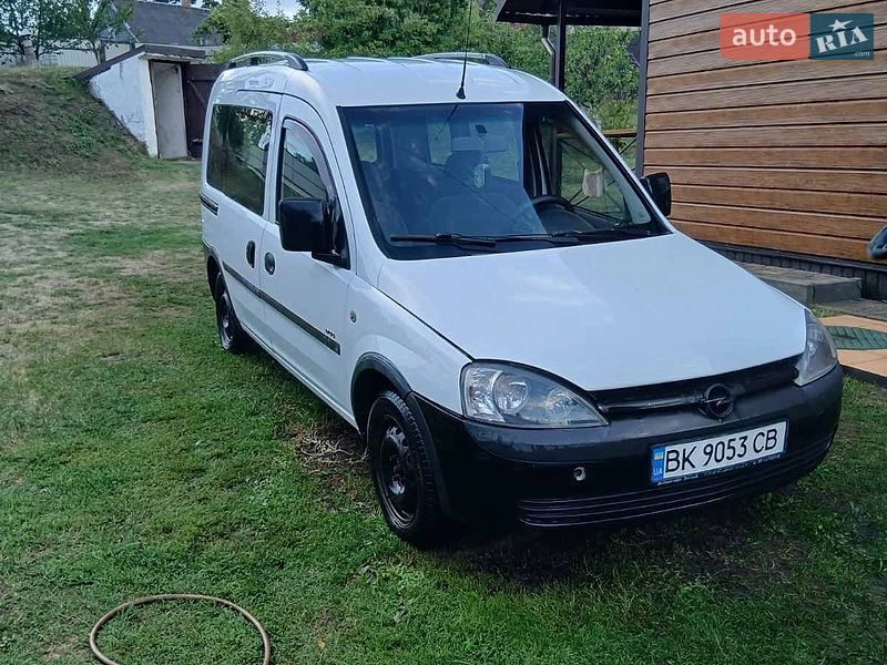 Минивэн Opel Combo 2002 в Сарнах
