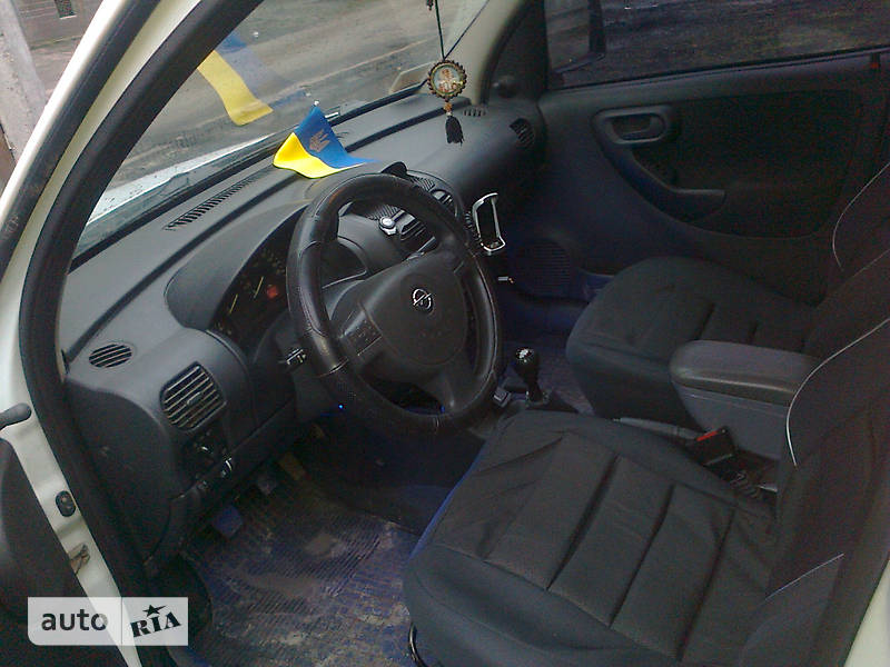 Вантажопасажирський фургон Opel Combo 2006 в Києві