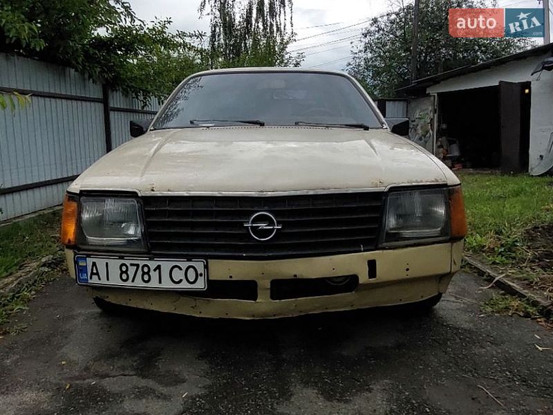Седан Opel Commodore 1982 в Киеве фото Седан Opel Commodore 1982 в Киеве