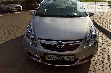 Хэтчбек Opel Corsa 2008 в Киеве