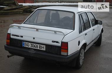 Седан Opel Corsa 1989 в Тернополе