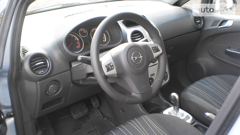 Хетчбек Opel Corsa 2009 в Слов'янську