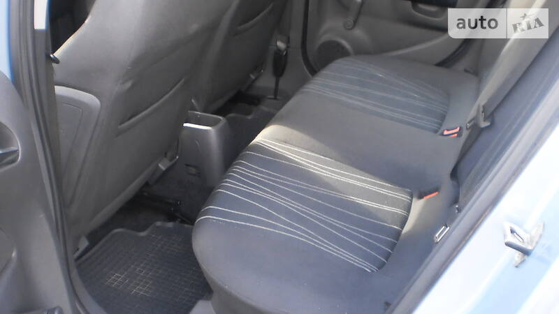 Хетчбек Opel Corsa 2009 в Слов'янську
