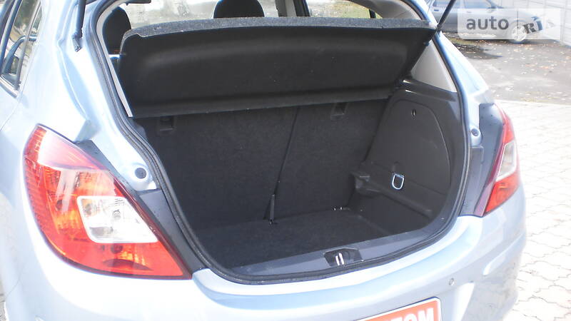 Хетчбек Opel Corsa 2009 в Слов'янську