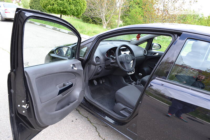 Хетчбек Opel Corsa 2009 в Калуші