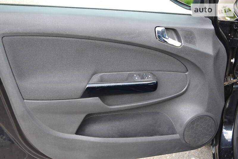 Хетчбек Opel Corsa 2009 в Калуші