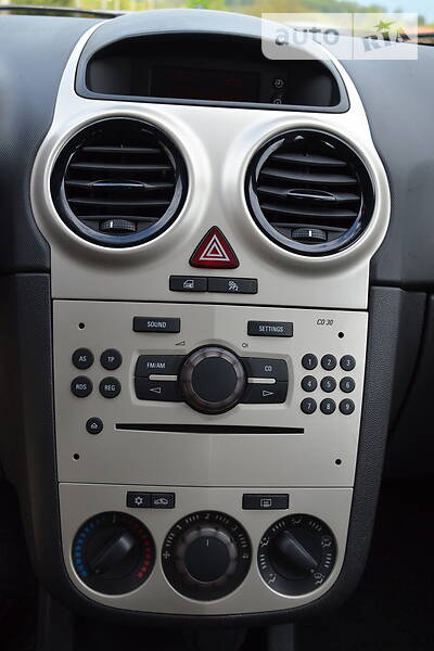 Хетчбек Opel Corsa 2009 в Калуші