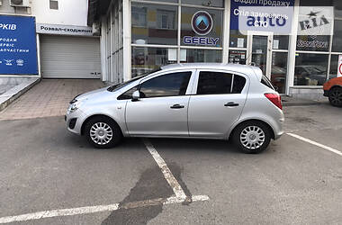Хетчбек Opel Corsa 2012 в 
