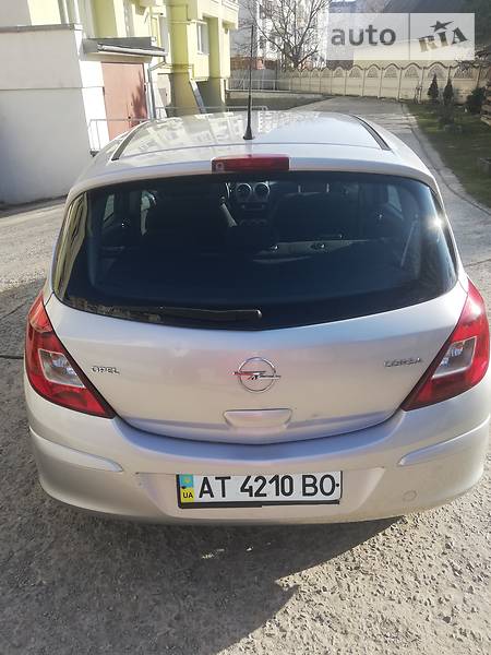 Седан Opel Corsa 2006 в Івано-Франківську