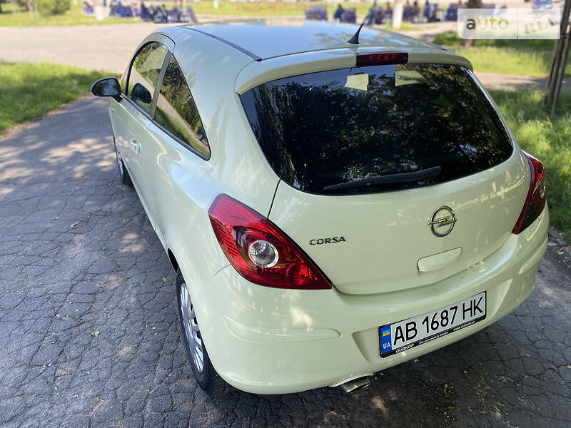 Хетчбек Opel Corsa 2011 в Вінниці