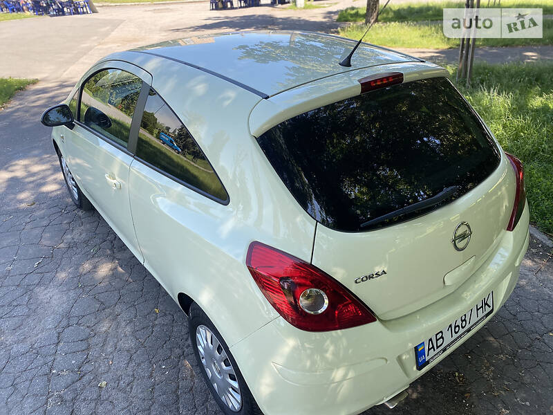 Хетчбек Opel Corsa 2011 в Вінниці