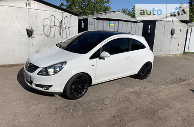 Купе Opel Corsa 2010 в Полтаве