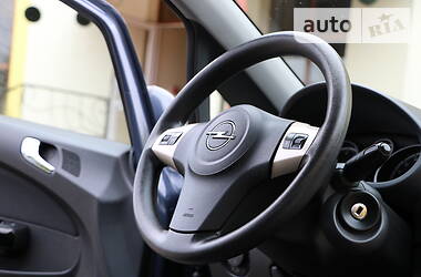 Хетчбек Opel Corsa 2007 в 
