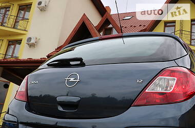 Хетчбек Opel Corsa 2007 в 