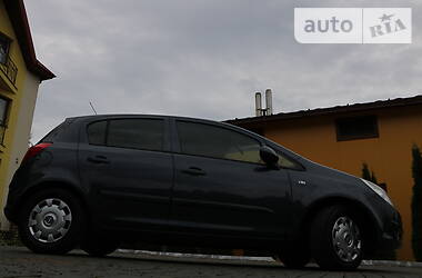 Хетчбек Opel Corsa 2007 в 