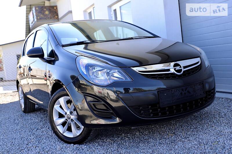 Хетчбек Opel Corsa 2015 в Дрогобичі