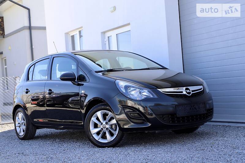 Хетчбек Opel Corsa 2015 в Дрогобичі