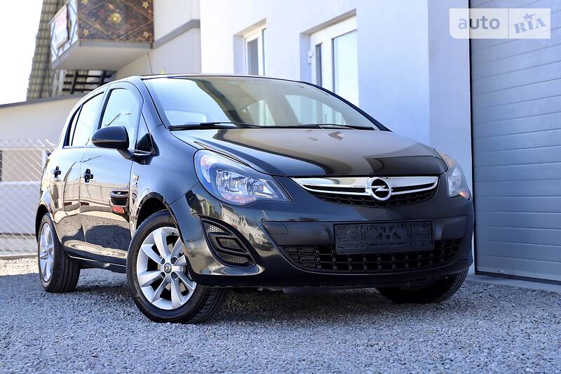 Хетчбек Opel Corsa 2015 в Дрогобичі
