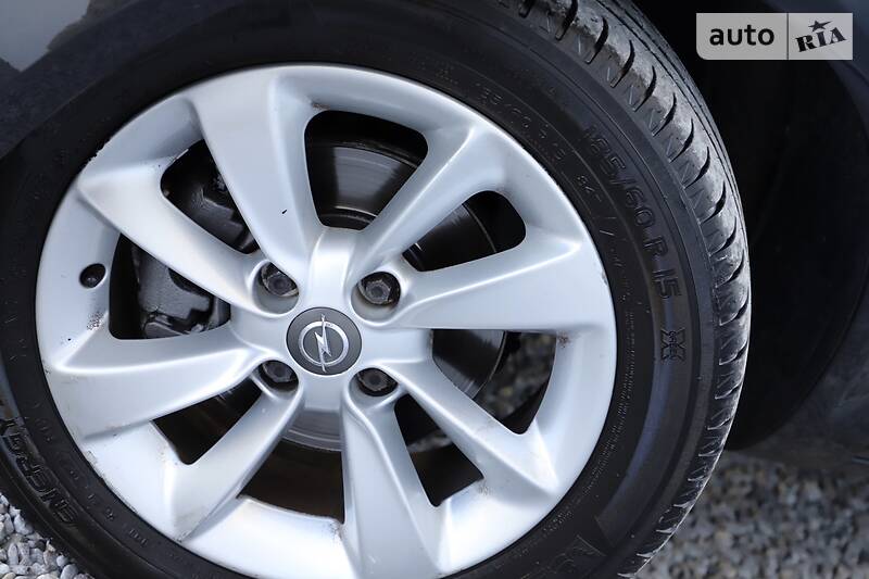 Хетчбек Opel Corsa 2015 в Дрогобичі