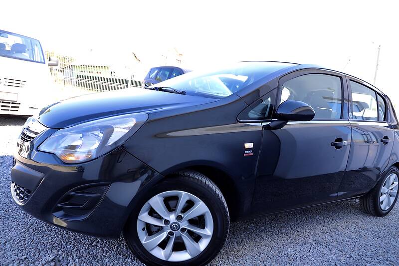 Хетчбек Opel Corsa 2015 в Дрогобичі