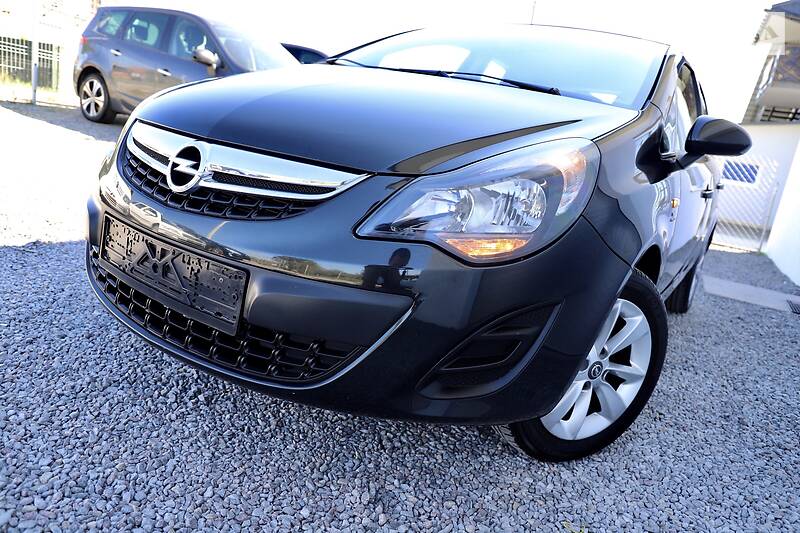 Хетчбек Opel Corsa 2015 в Дрогобичі