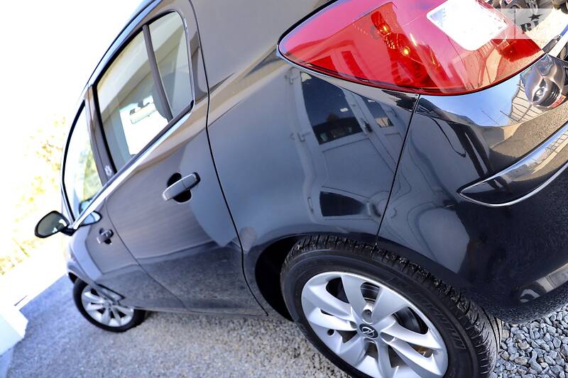 Хетчбек Opel Corsa 2015 в Дрогобичі