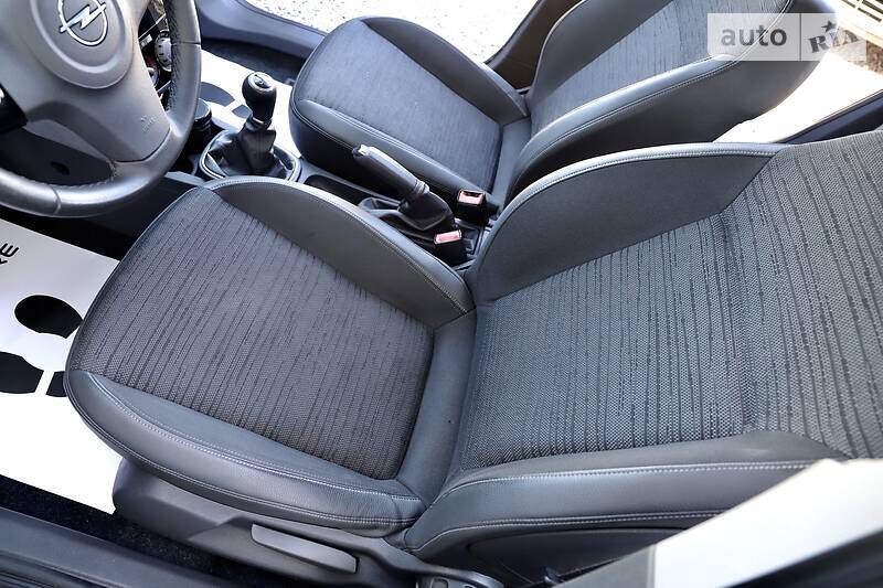 Хетчбек Opel Corsa 2015 в Дрогобичі