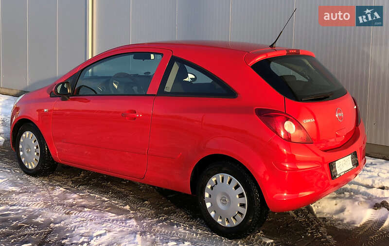 Хэтчбек Opel Corsa 2006 в Ковеле