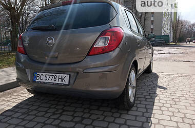 Хэтчбек Opel Corsa 2014 в Львове