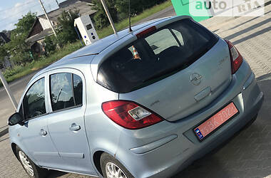 Хэтчбек Opel Corsa 2008 в Нововолынске