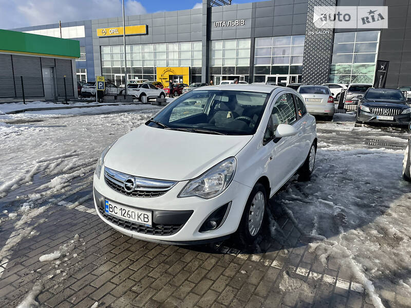 Хетчбек Opel Corsa 2011 в Львові