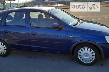 Хэтчбек Opel Corsa 2004 в Киеве