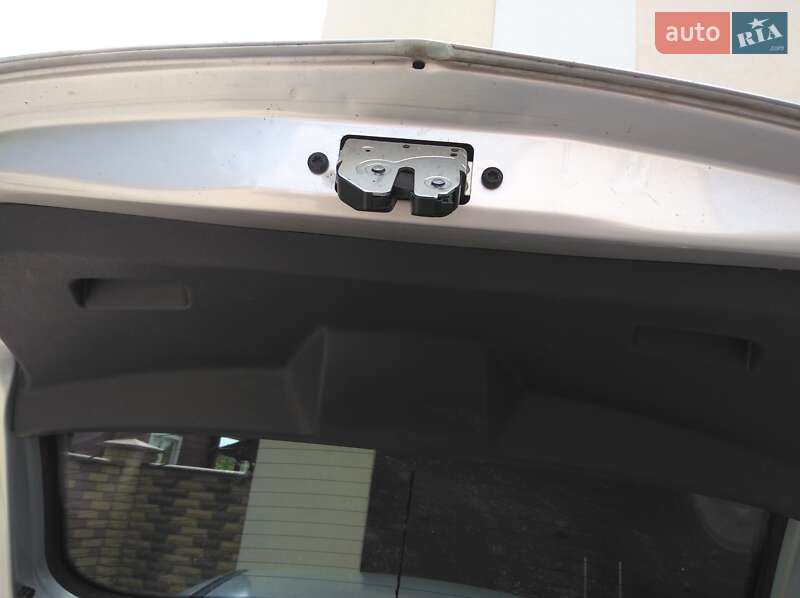 Хэтчбек Opel Corsa 2008 в Киеве