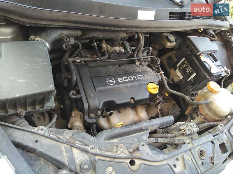 Хэтчбек Opel Corsa 2008 в Киеве