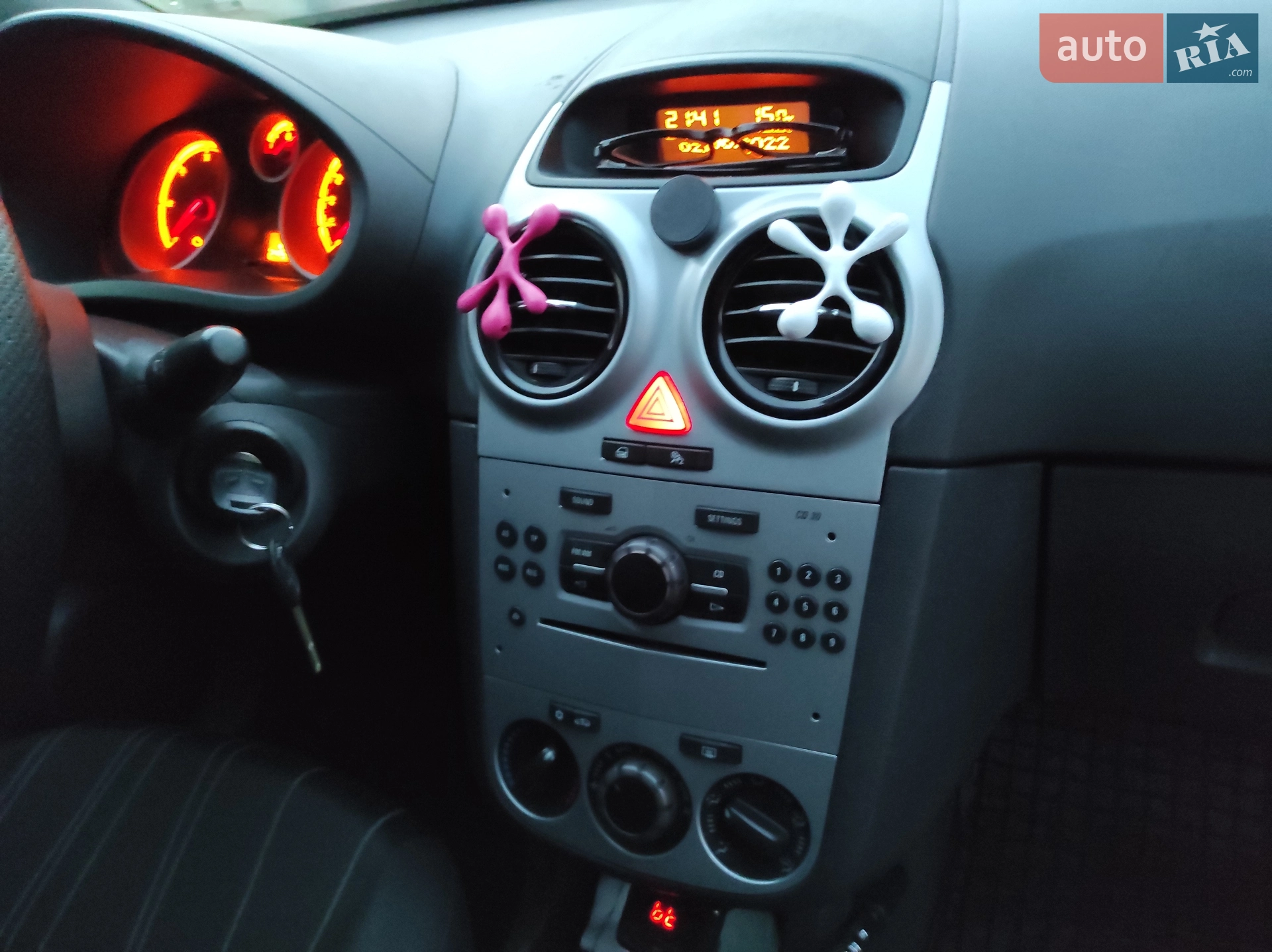 2010 Opel Corsa - мініатюра 2