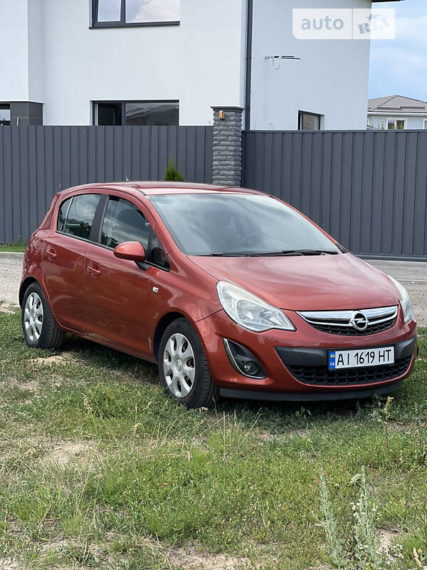 Хэтчбек Opel Corsa 2012 в Киеве