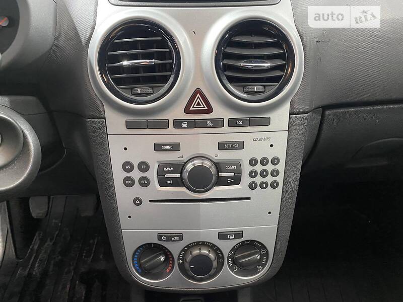 Хэтчбек Opel Corsa 2012 в Киеве