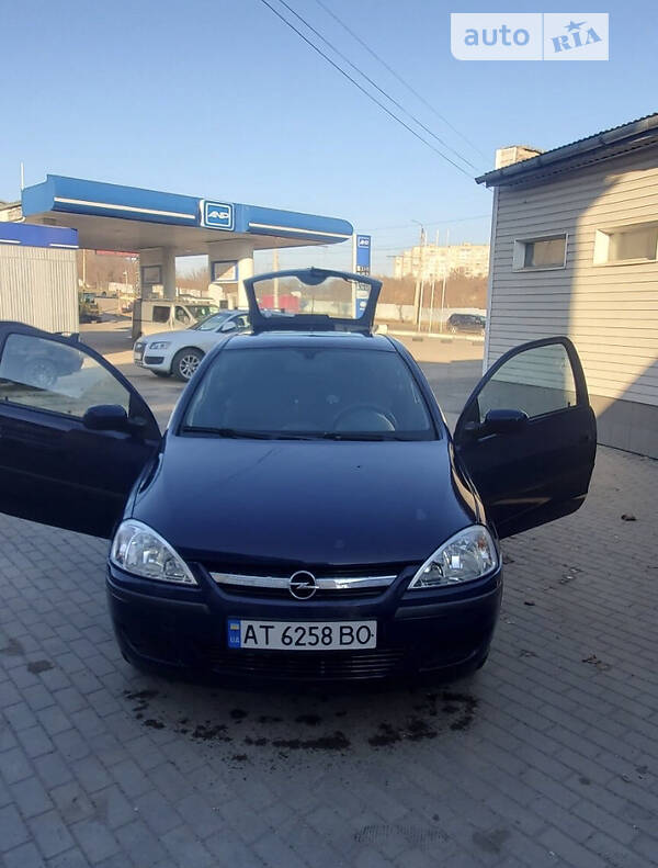 Хэтчбек Opel Corsa 2003 в Черновцах